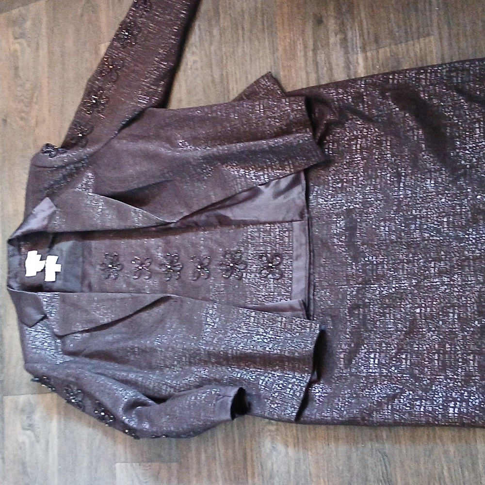 ITALIA Exclusive Elegant 3pc Suit Set.